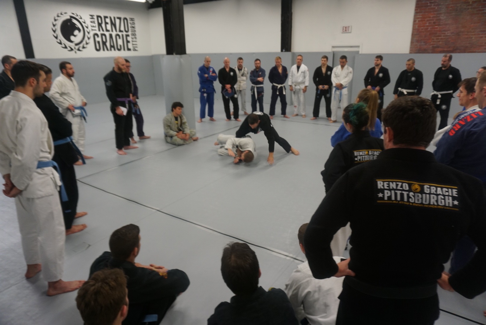 Your Best Jiu Jitsu School: Big or Small?